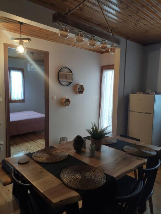 Politis' Wooden House Apartment Vasiliki  Luaran gambar